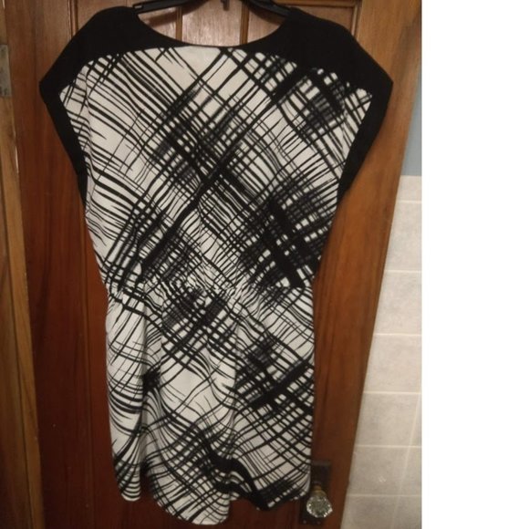 Simply be black and white abstract plaid dress - Picture 5 of 5